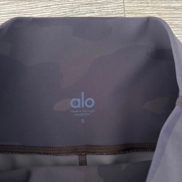 ALO Yoga High-Waist Vapor Coco Camouflage Leggings Brown Camo - Picture 5 of 5